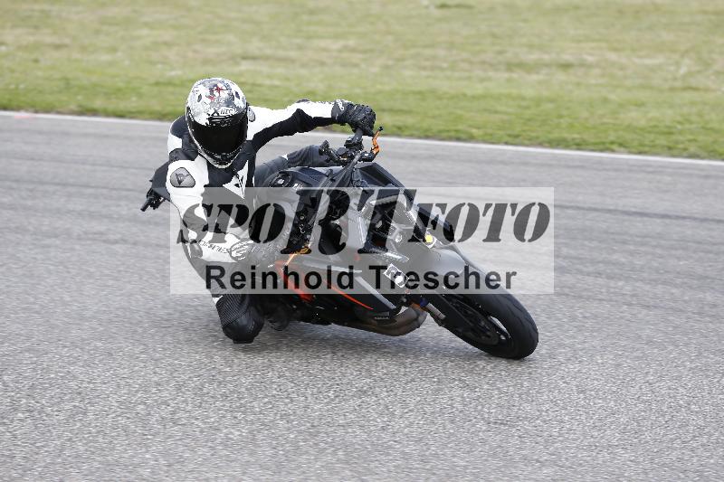 /Archiv-2025/09 22.04.2025 Cornu Master School ADR/rot-rouge/38